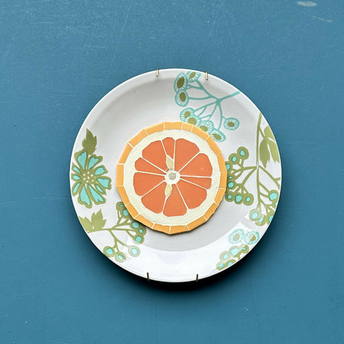 Assiette murale Pamplemousse et fleurs (moyenne) | EMPREINTES Paris - EMPREINTES Paris