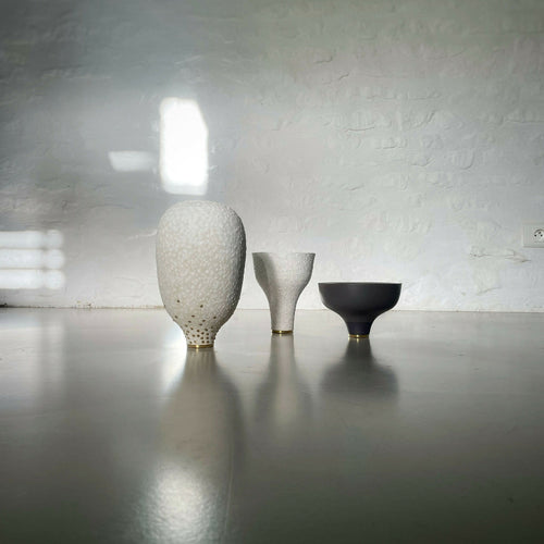 objet_decoratif_collection_presence_en_gres_blanc_porcelaine_et_laiton_noir_de_lune copie | EMPREINTES Paris - EMPREINTES Paris