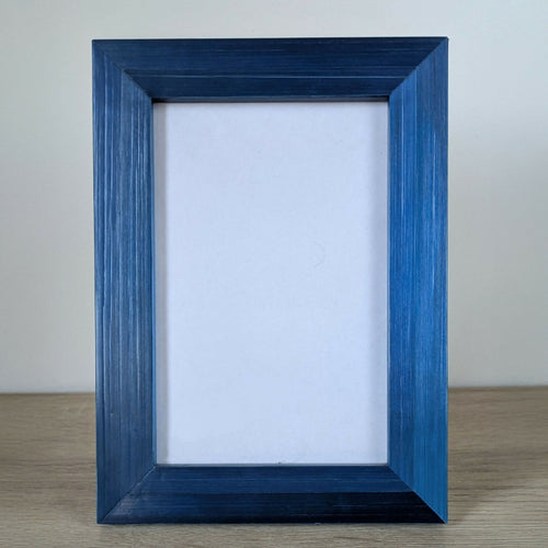 cadre_photo_a_poser_10x15cm_avec_marqueterie_de_paille_bleu_roi_jerome_ebenisterie copie | EMPREINTES Paris - EMPREINTES Paris