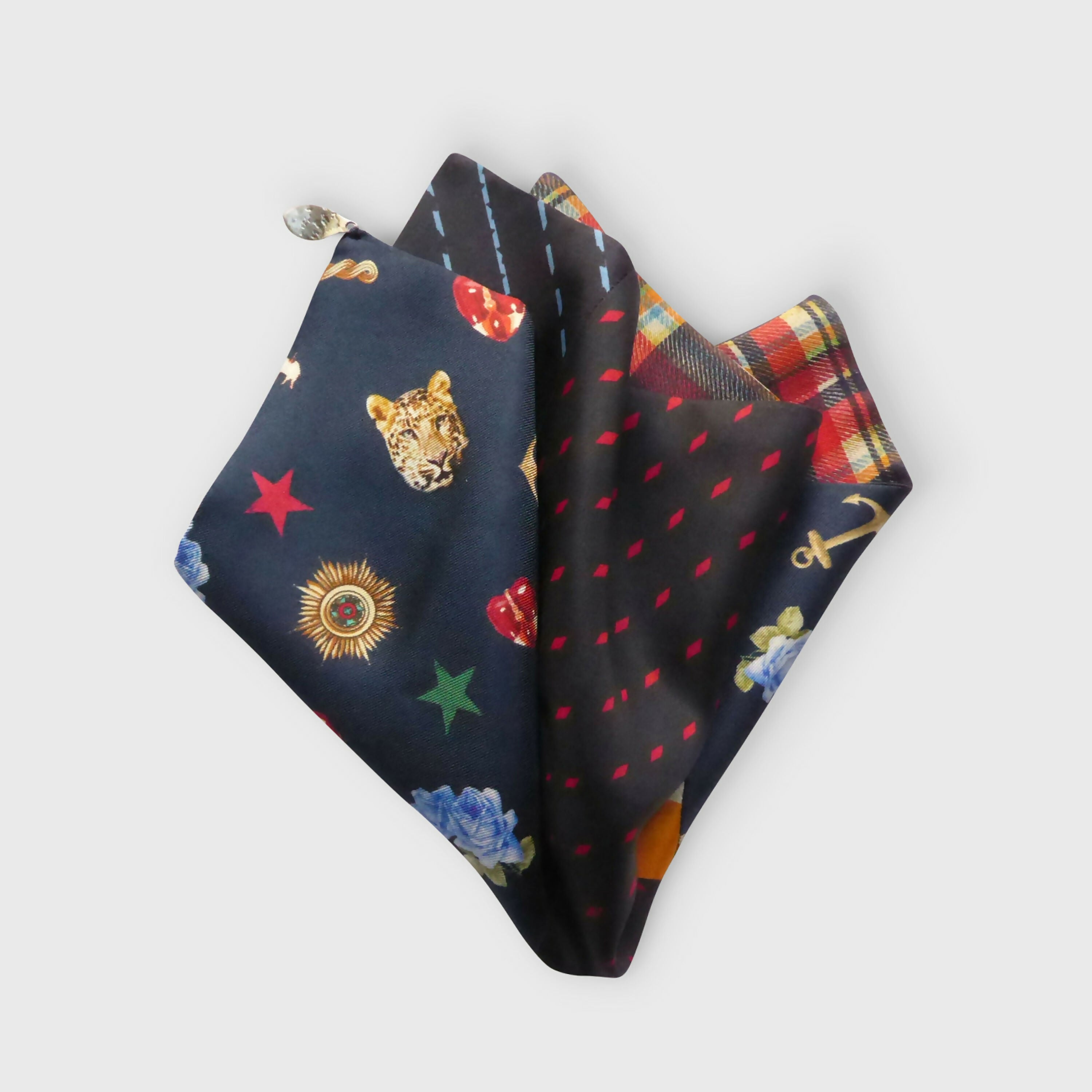 7kKvSdSj1n | EMPREINTES Paris