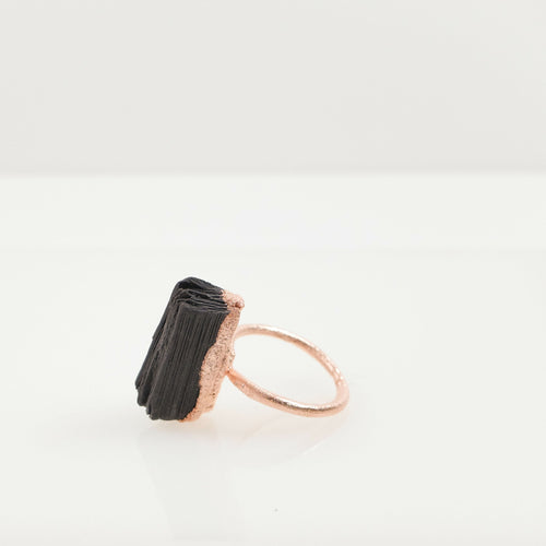bague_porcelaine_noire_et_cuivre_lady_c_atelier_christine_moquet copie | EMPREINTES Paris - EMPREINTES Paris
