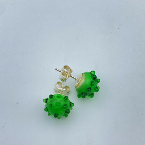 boucles_doreilles_puces_en_verre_vert_fonce_lathoumetie_helene copie | EMPREINTES Paris - EMPREINTES Paris