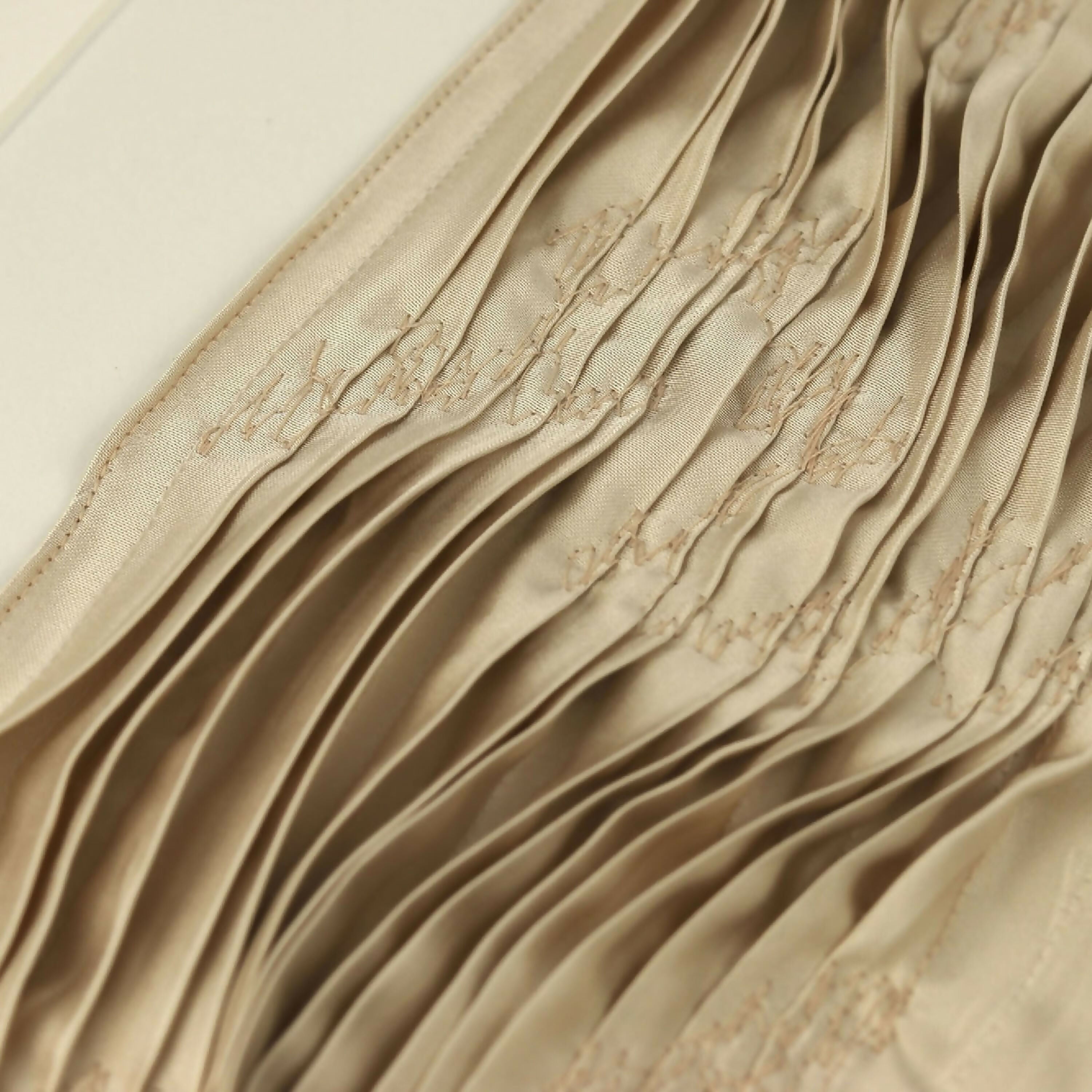 tableau_textile_encadre_oscillations_champagne_a3_floriane_schmitt_studio copie | EMPREINTES Paris