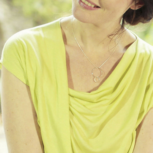 Collier cercles minimalistes en fils d’argent massif martelées | EMPREINTES Paris - EMPREINTES Paris