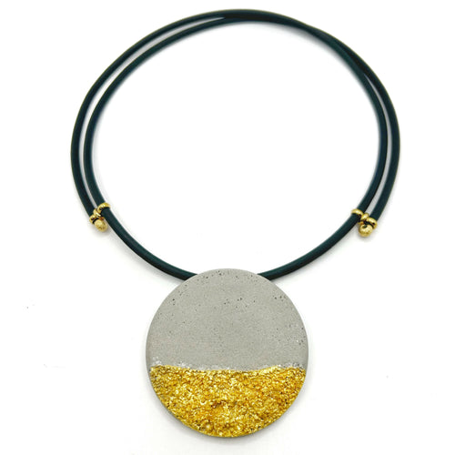 grand_collier_ines_en_beton_sable_et_feuille_dor_icy_mouse copie | EMPREINTES Paris - EMPREINTES Paris