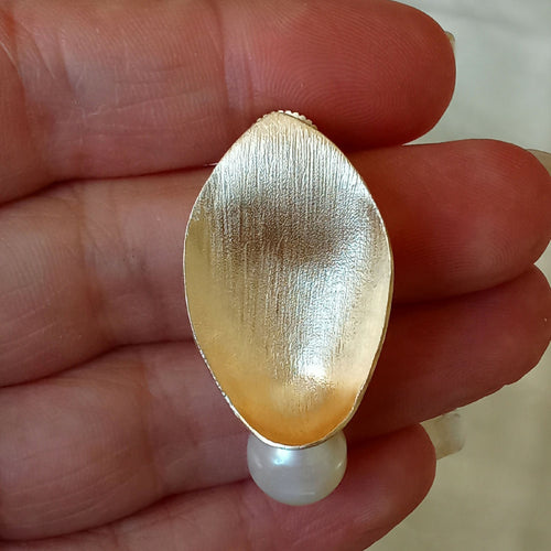 boucles_doreilles_laiton_en_or_brosse_gouttes_perles_coquillage_berengere_bourdil copie | EMPREINTES Paris - EMPREINTES Paris