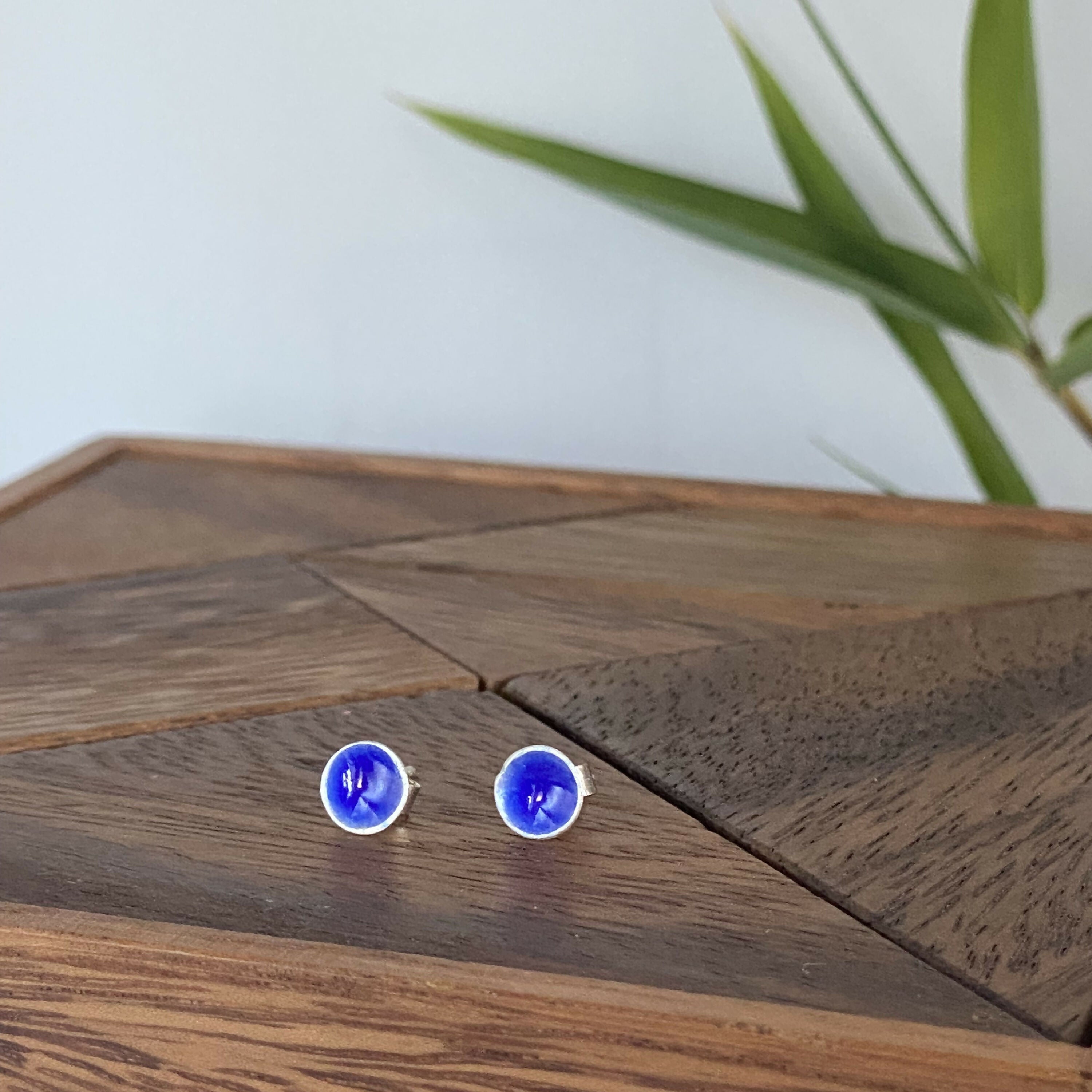 puces_doreilles_en_argent_fin_emaille_bleu_electrique_artyssia copie | EMPREINTES Paris