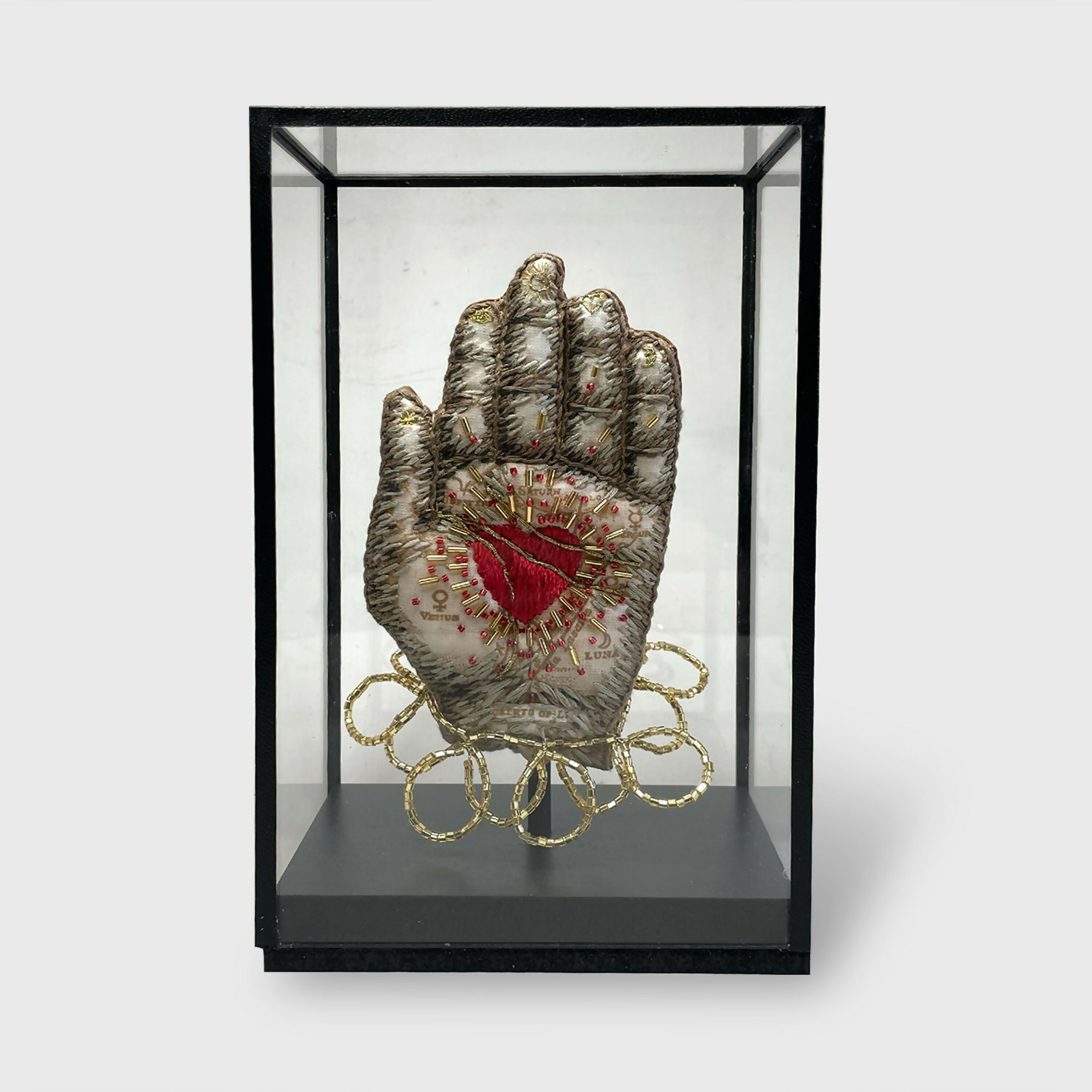 Sculpture textile UNDER MY SKIN 2 | EMPREINTES Paris