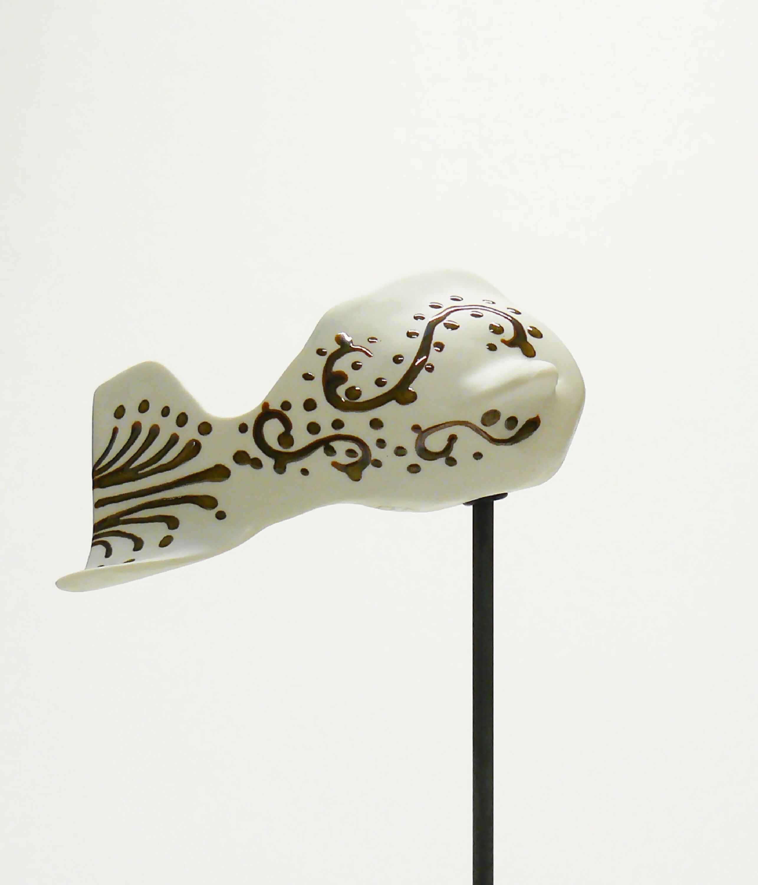 Sculpture petit poisson marron pailleté | EMPREINTES Paris