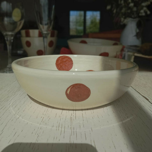 assiette_creuse_pois_rouges_georgie_blin_ceramiste copie | EMPREINTES Paris - EMPREINTES Paris
