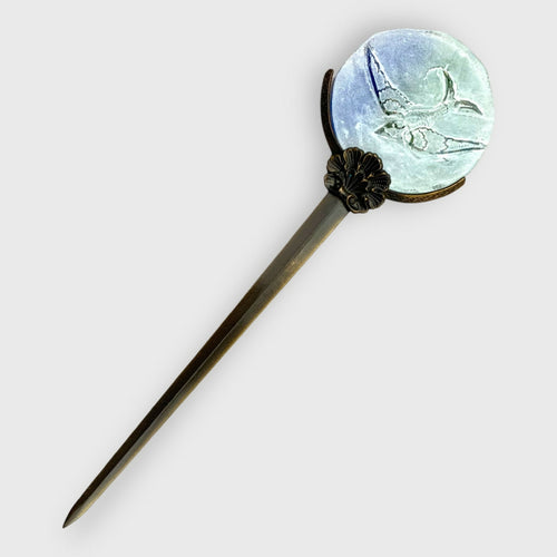 hirondelle, oiseau, cadeau fete des père, cadeau homme, ouvre-lettres, accessoires de bureau, cristal, pate de verre, onirique, antique, musée | EMPREINTES Paris - EMPREINTES Paris