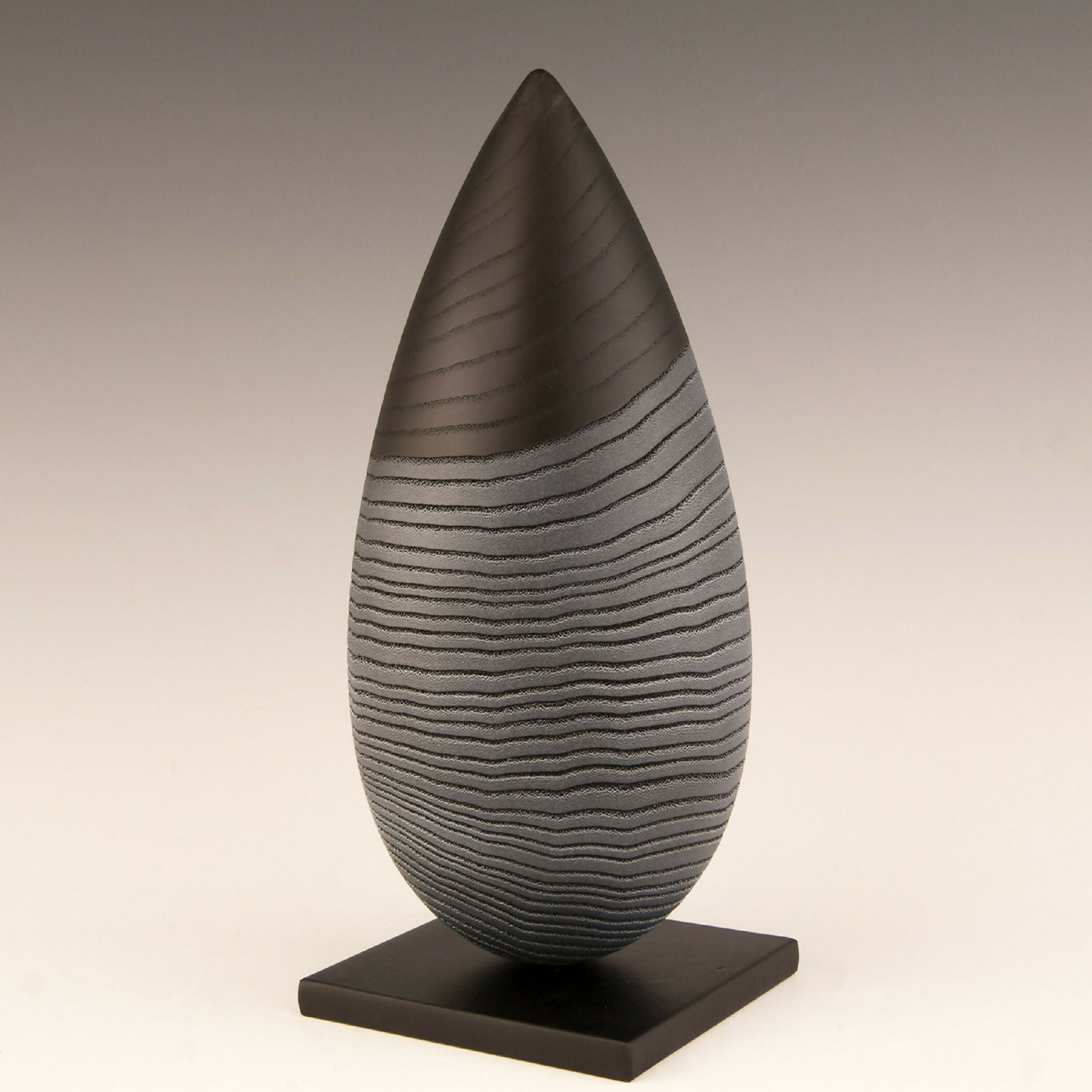 Menhir Noir et Blanc | EMPREINTES Paris