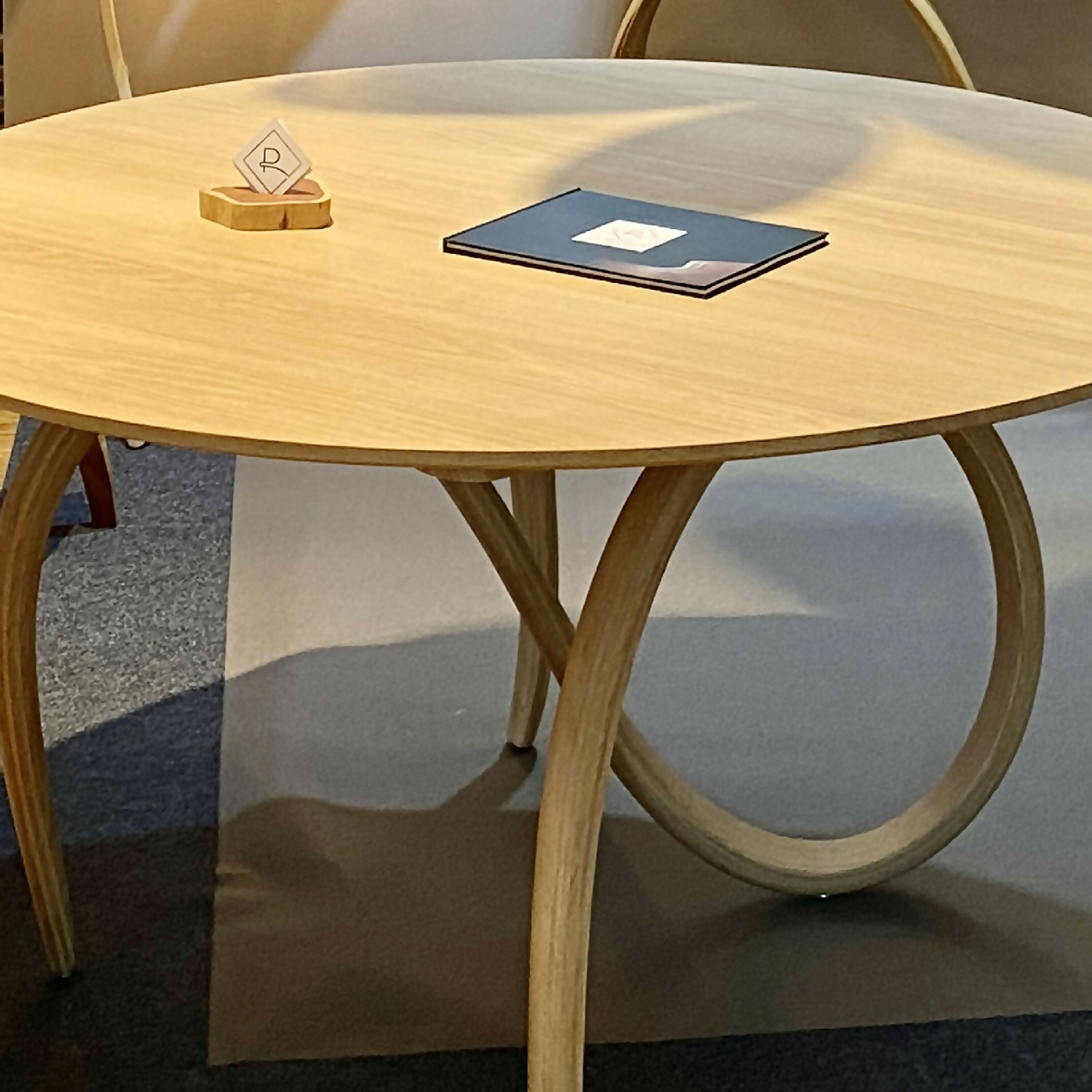 table_ronde_en_chene_jc_robin_menuiserie_dart copie | EMPREINTES Paris