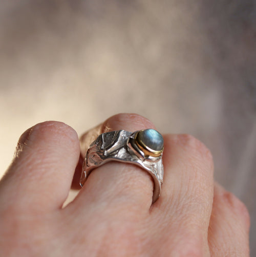 bague_lotus_piece_unique_t53_en_argent_pur_or_et_palladium_avec_labradorite_sol_billeke copie | EMPREINTES Paris - EMPREINTES Paris