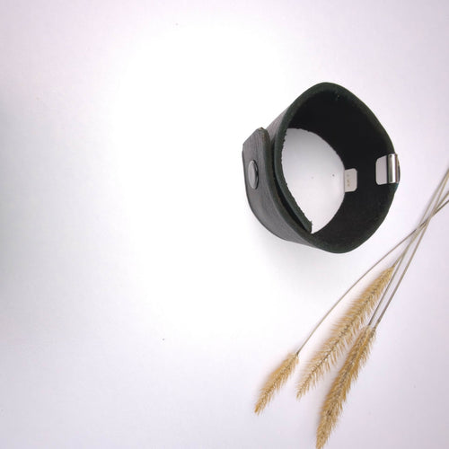 Bracelet manchette en cuir et émaux cloisonnés sur argent - multicolore | EMPREINTES Paris - EMPREINTES Paris