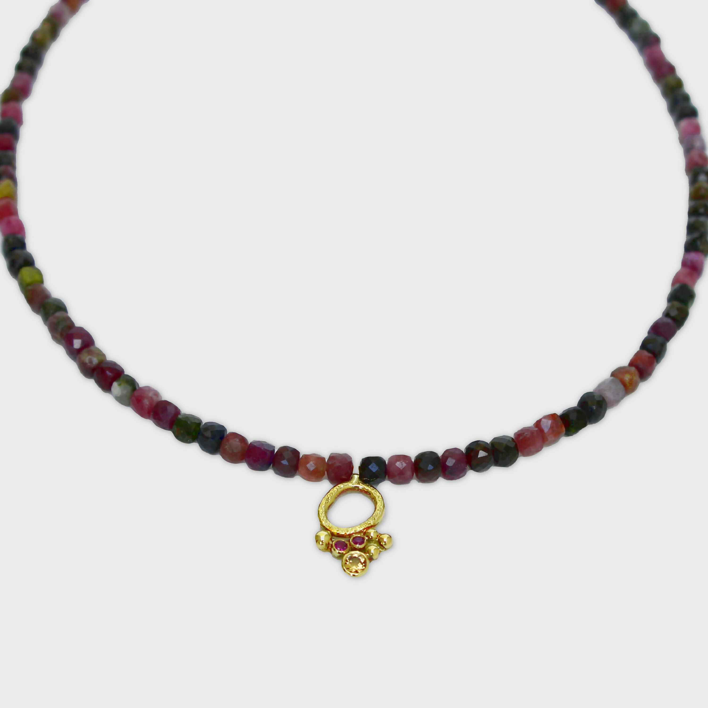 ABfvBo01xd | EMPREINTES Paris