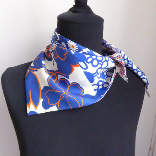 foulard_pointe_soie_pop_bleu_orange_maya_hochman copie | EMPREINTES Paris - EMPREINTES Paris