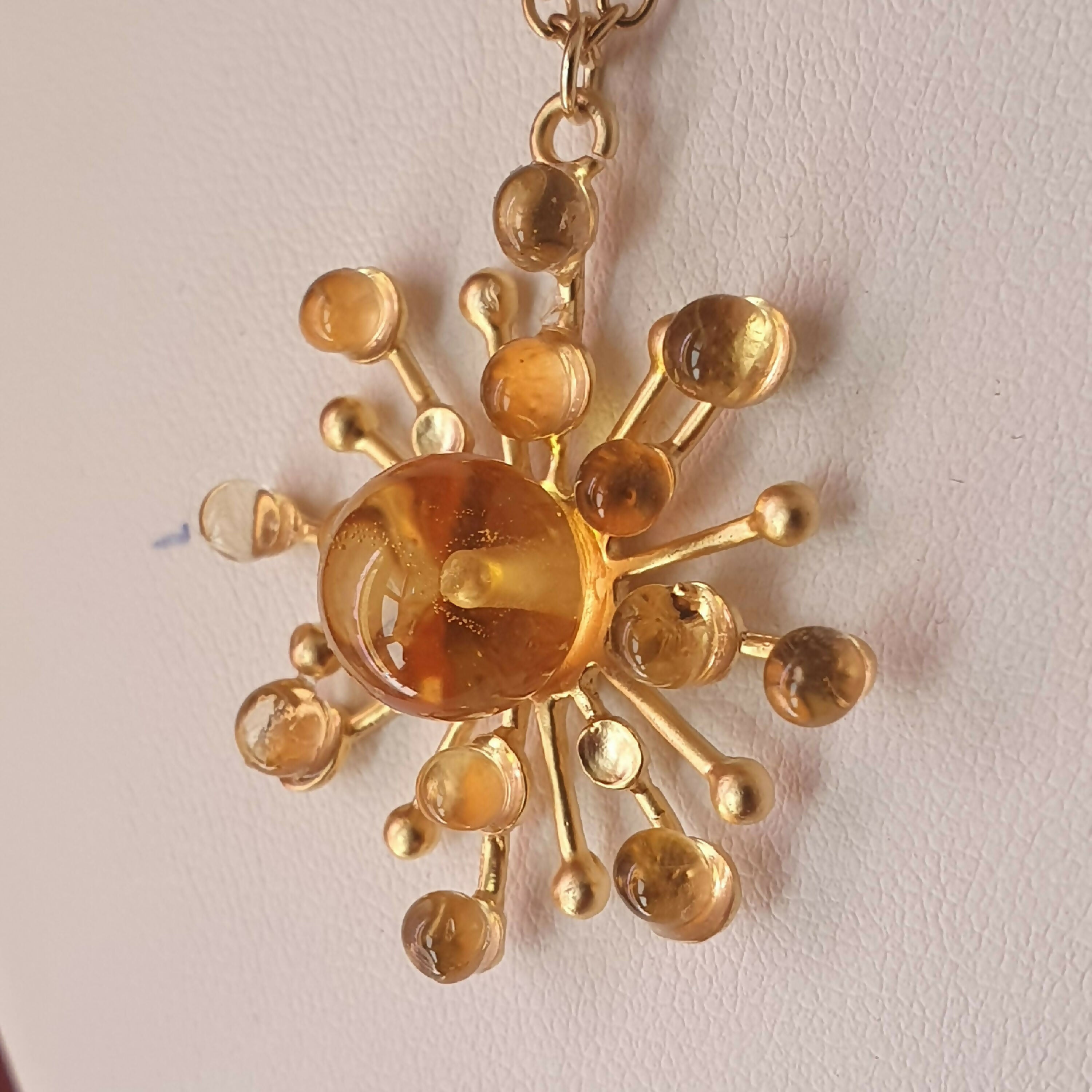 collier_soleil_en_verre_de_murano_cendrine_m_fileuse_de_verre copie | EMPREINTES Paris