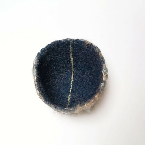 Vide-poche texturé en feutre de laine indigo et soie mordorée | EMPREINTES Paris - EMPREINTES Paris