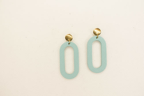 boucles_doreilles_arche_art_deco_en_cuir_bleu_ciel_julie_troncin_maroquinerie | EMPREINTES Paris - EMPREINTES Paris