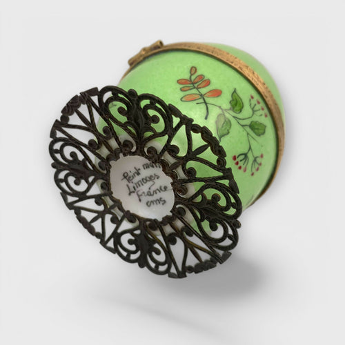 vert_deco-maison_home-decor_cadeau-vert_style-faberge_art-nouveau_insectes_libellule_printemps_fleur_pastel_papillons_automate_cadeau-amoureux_saint-valentin_cadeau-naissance_fete-bebe_boite-a-musique_enfantin_noce-de-porcelaine_fete-des-meres_mariage_oeuf-collection_collection-classique_cadeau-fin-annee_cadeaux-maitresses | EMPREINTES Paris - EMPREINTES Paris