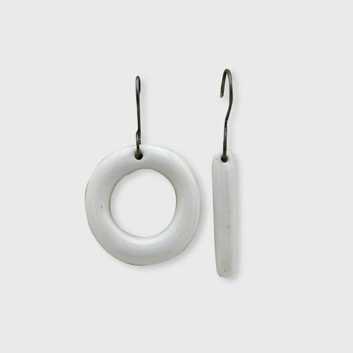 boucles_doreilles_depareillees_laure_neumann copie | EMPREINTES Paris - EMPREINTES Paris