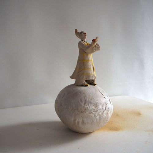 sculpture_clown_jongleur_sur_boule_marie_helene_valladeh copie | EMPREINTES Paris - EMPREINTES Paris