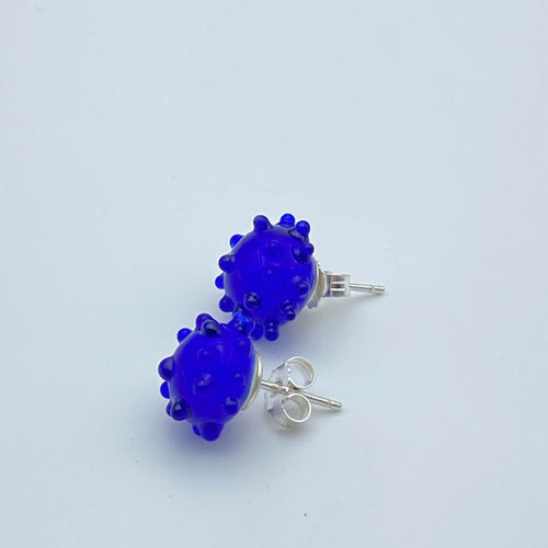 boucles_doreilles_puces_en_verre_bleu_cobalt_lathoumetie_helene copie | EMPREINTES Paris - EMPREINTES Paris
