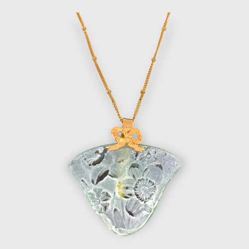 jacinthe, fleur, vert et doré, bijou vert, collier pour femme, idee cadeau pour elle, saint Valentin, piece unique, bijoux cristal, pate de verre | EMPREINTES Paris - EMPREINTES Paris