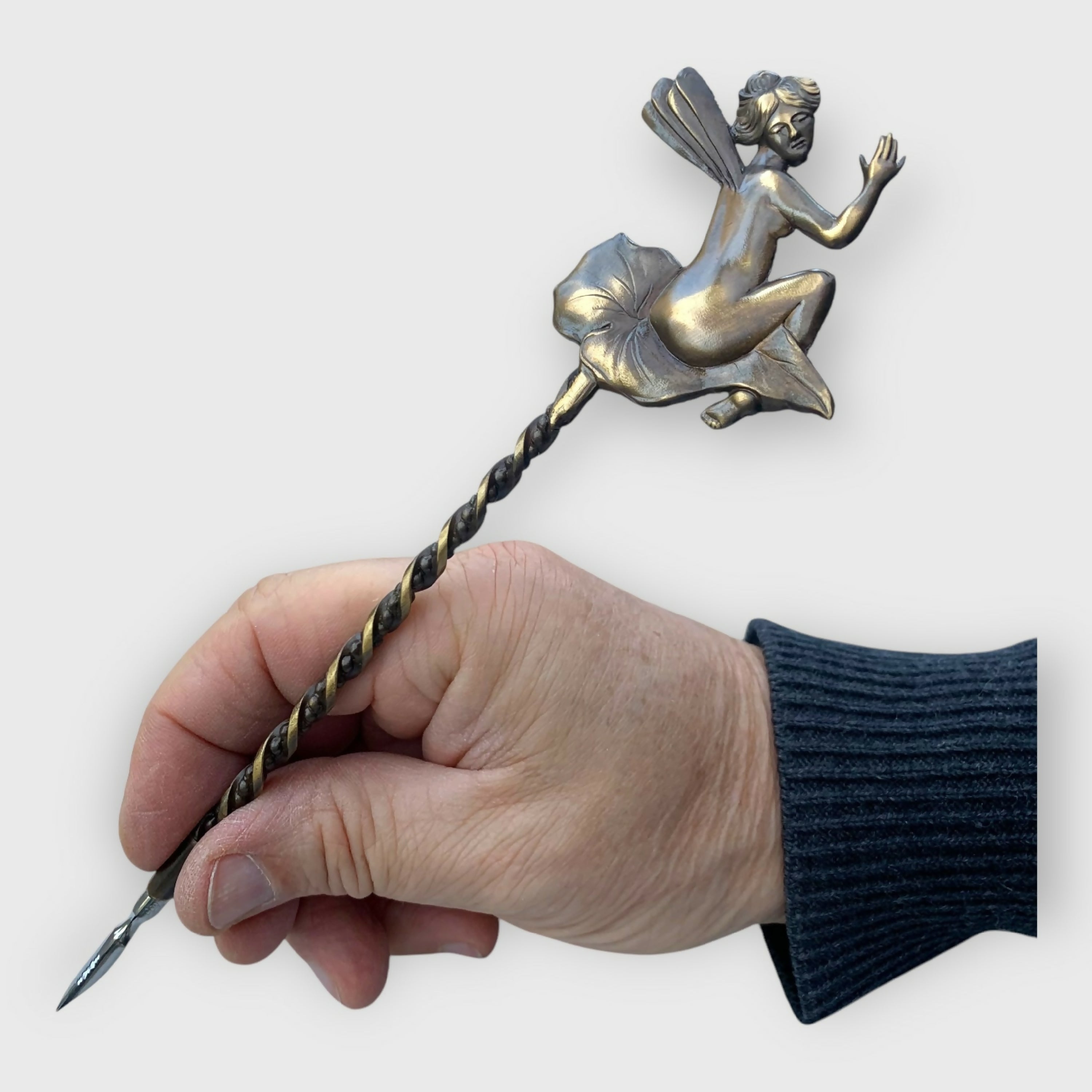 femme nénuphar, art décoration, porte-plume décoratif, collection article de bureau, cadeau homme, métal, laiton, patine vieux bronze | EMPREINTES Paris