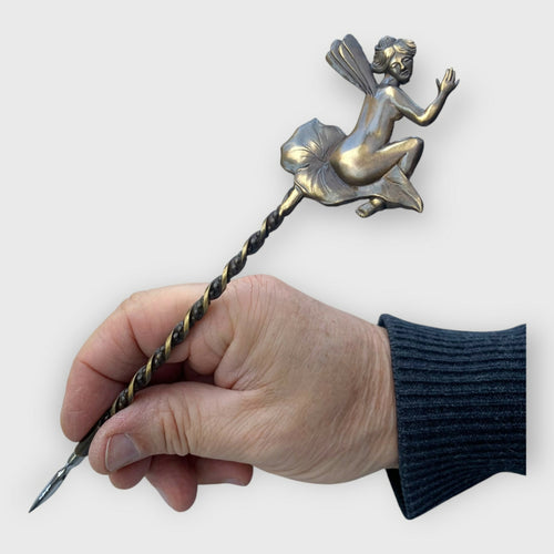 femme nénuphar, art décoration, porte-plume décoratif, collection article de bureau, cadeau homme, métal, laiton, patine vieux bronze | EMPREINTES Paris - EMPREINTES Paris