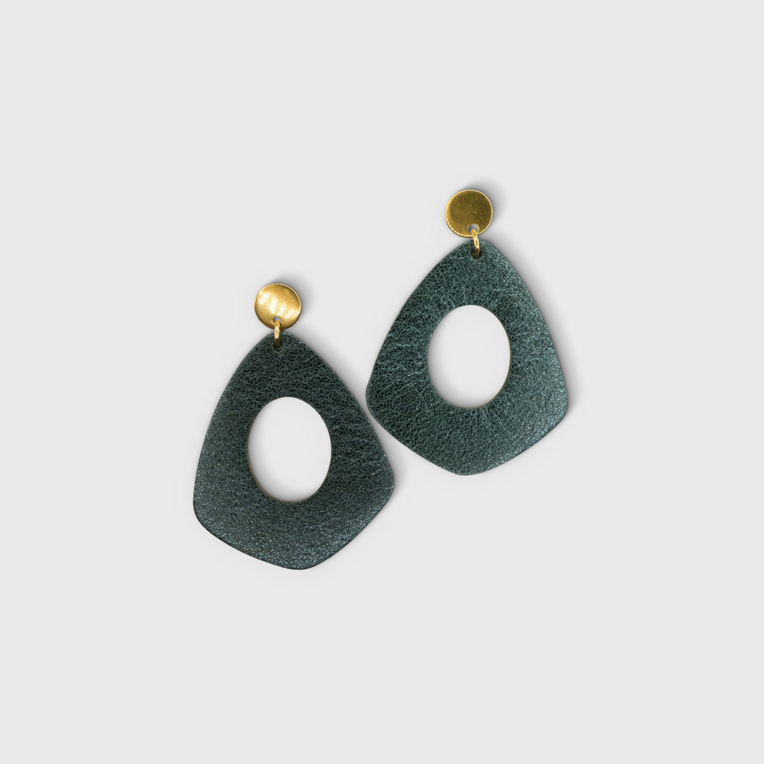 boucles_doreilles_creoles_en_cuir_noir | EMPREINTES Paris