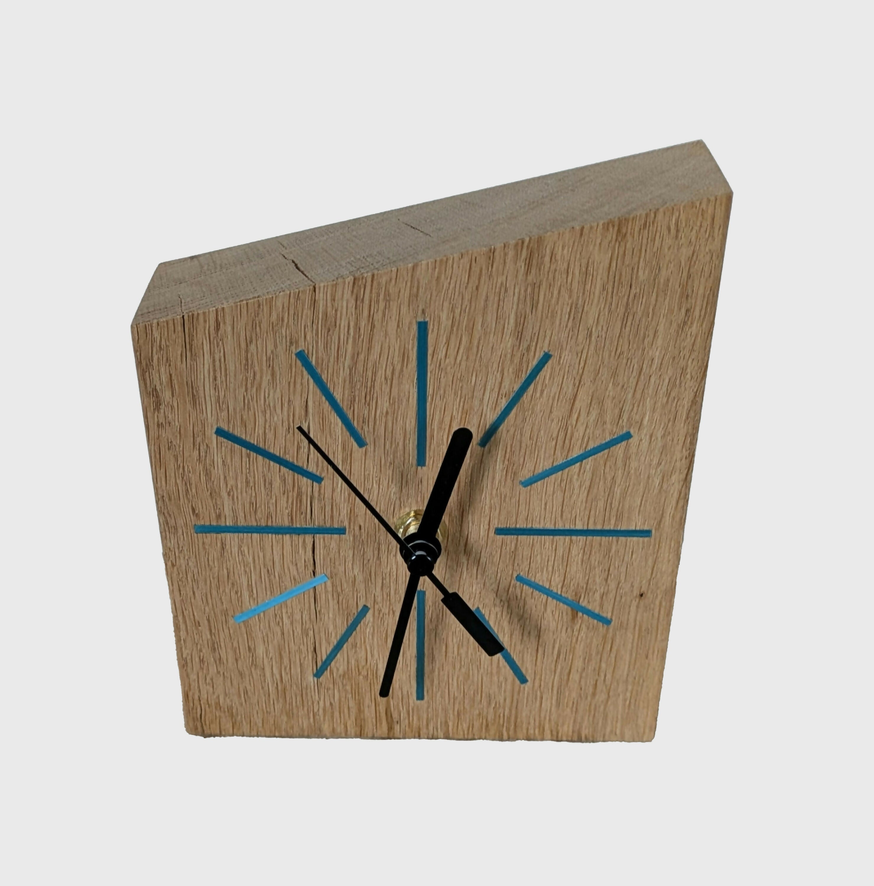 Horloge de bureau en Chêne massif et Marqueterie de paille Bleue | EMPREINTES Paris