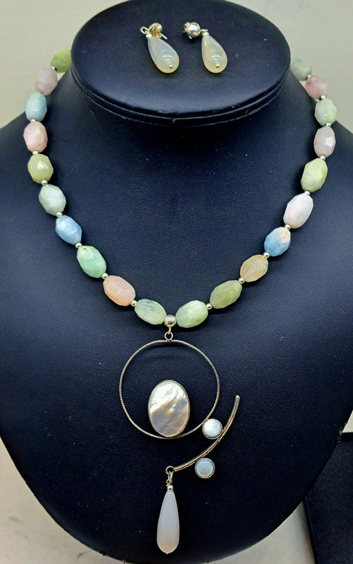 Parure collier et boucles d'oreilles Morganite et nacre | EMPREINTES Paris - EMPREINTES Paris