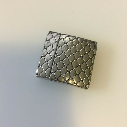 manchette_en_galuchat_orange_fermoir_ecailles_sylvie_zarnowski copie | EMPREINTES Paris - EMPREINTES Paris