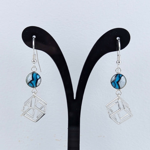 Boucles d'oreilles pendantes - Cubes suspendus - en émail et argent | EMPREINTES Paris - EMPREINTES Paris
