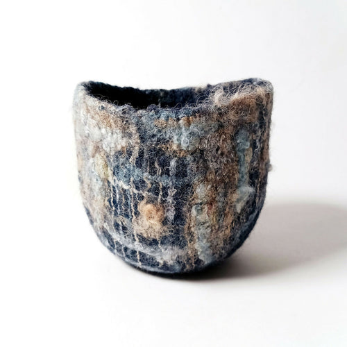 Vide-poche texturé en feutre de laine indigo et soie mordorée | EMPREINTES Paris - EMPREINTES Paris