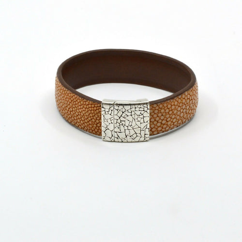 manchette_galuchat_camel_fermoir_terra_sylvie_zarnowski copie | EMPREINTES Paris - EMPREINTES Paris