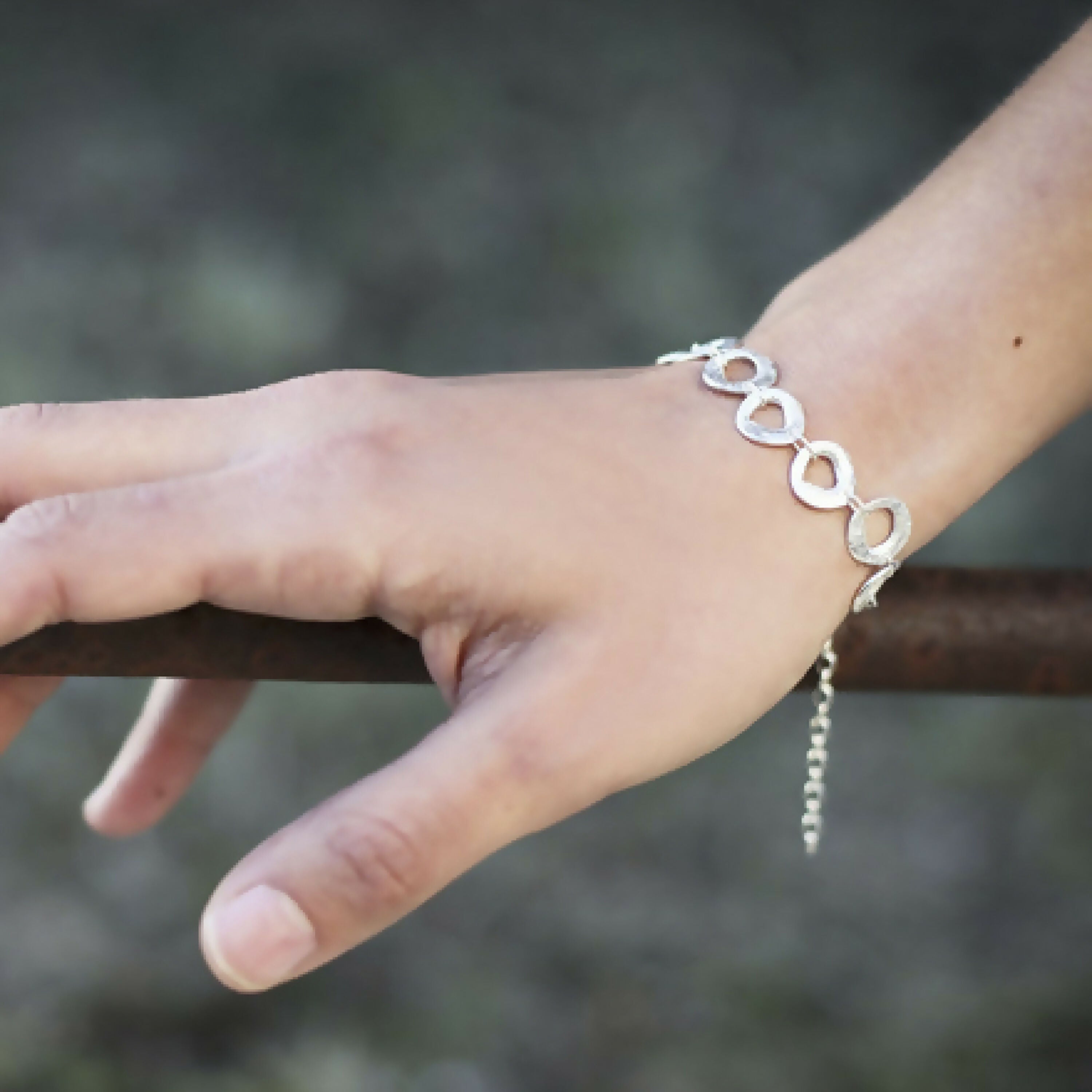 Bracelet en argent massif maillons petits cercles | EMPREINTES Paris