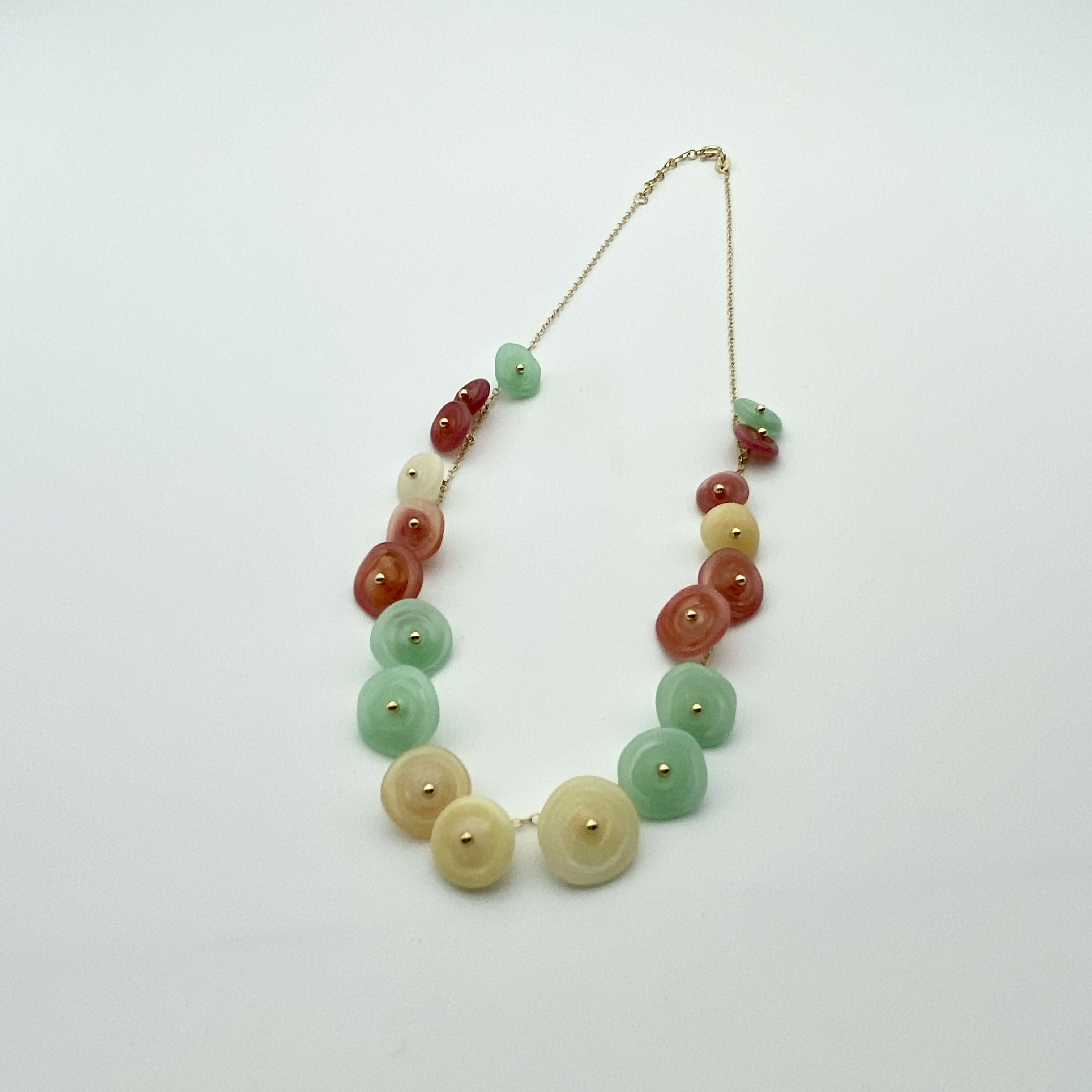 collier_de_perles_en_verre_opalescent_et_chaine_plaquee_or_lathoumetie_helene copie | EMPREINTES Paris