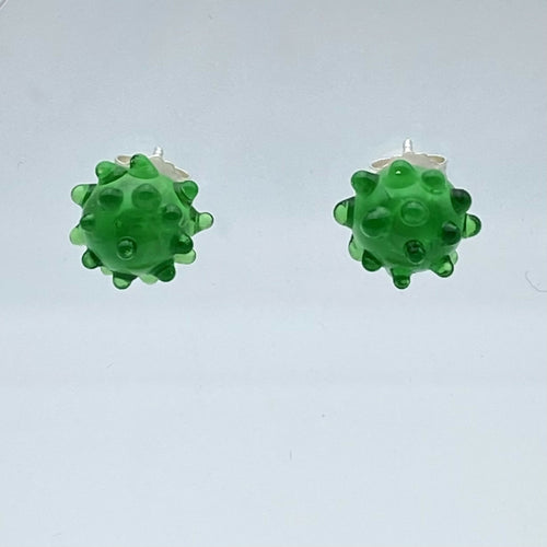 boucles_doreilles_puces_en_verre_vert_fonce_lathoumetie_helene copie | EMPREINTES Paris - EMPREINTES Paris
