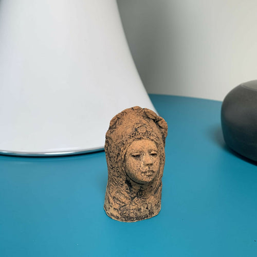 sculpture_petite_tete_de_femme_avec_coiffe_decoree_et_gravee_jade_sculptures copie | EMPREINTES Paris - EMPREINTES Paris