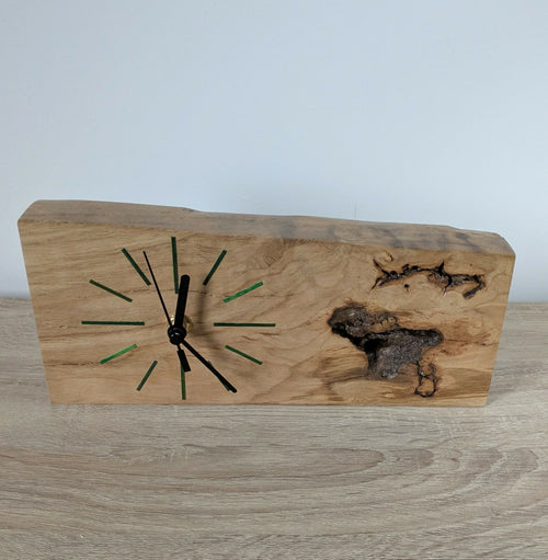 Horloge de bureau en Chêne massif et Marqueterie de paille Verte | EMPREINTES Paris - EMPREINTES Paris