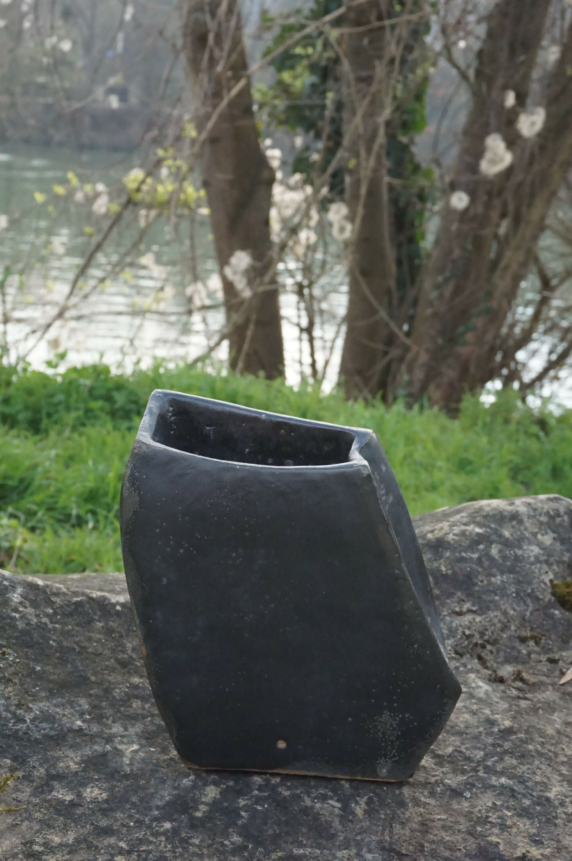 vase_sculpture_a_une_ouverture_terre_denvies copie | EMPREINTES Paris