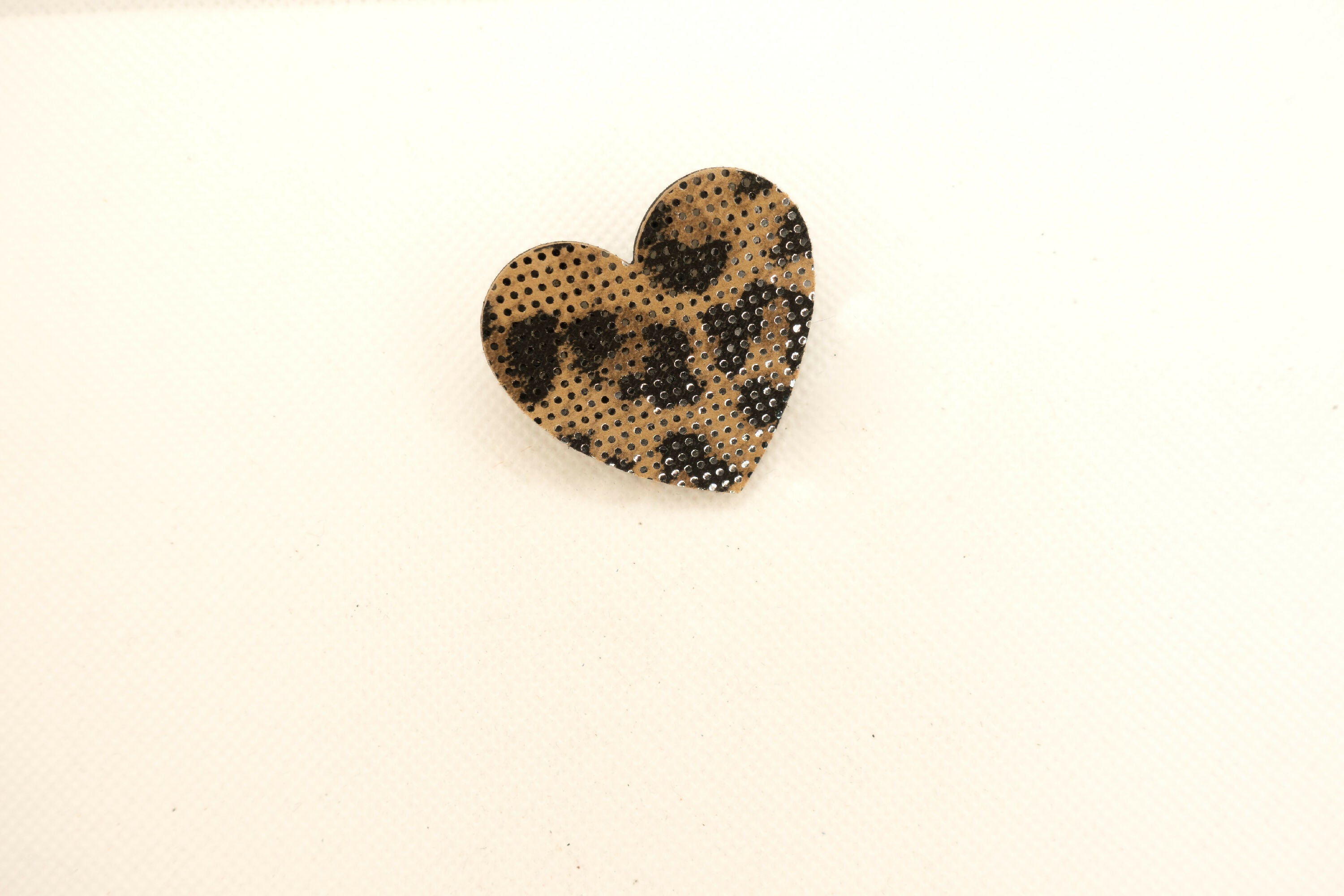broche_coeur_leopard_julie_troncin_maroquinerie | EMPREINTES Paris