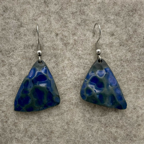 boucles_doreilles_petites_pyramides_bleues_laure_neumann copie | EMPREINTES Paris - EMPREINTES Paris