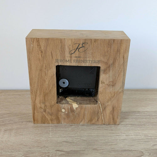 horloge_de_bureau_carree_en_chene_massif_et_marqueterie_de_paille_cuivre_jerome_ebenisterie | EMPREINTES Paris - EMPREINTES Paris
