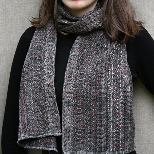 echarpe_gris_ardoise_creation_tissages_francois_vieillard copie | EMPREINTES Paris - EMPREINTES Paris