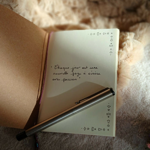 carnet_poudre_occi_tanne copie | EMPREINTES Paris - EMPREINTES Paris