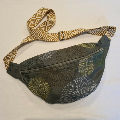 sac_banane_brode_vert_kaki_carole_bonneau copie | EMPREINTES Paris - EMPREINTES Paris